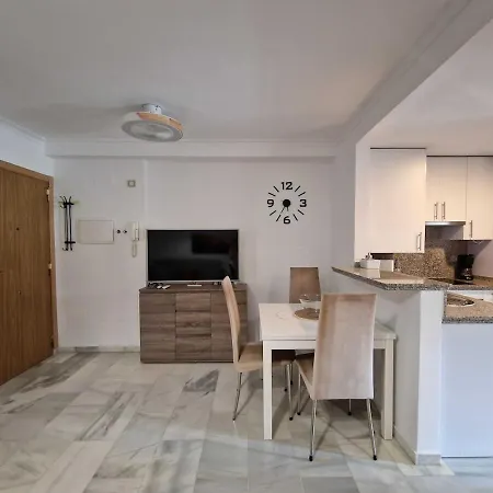 شقة Centrally Located Penthouse With A Pool And Close To Everything A103 فوينخيرولا