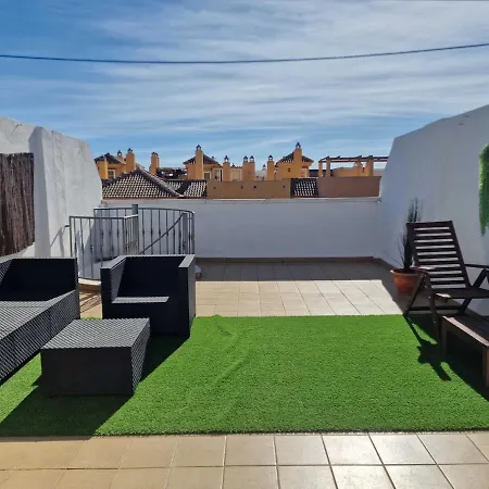 Centrally Located Penthouse With A Pool And Close To Everything A103 فوينخيرولا
