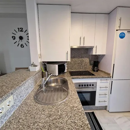Centrally Located Penthouse With A Pool And Close To Everything A103 Apartment