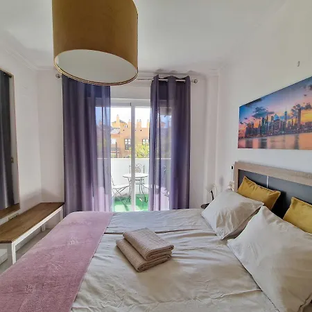 شقة Centrally Located Penthouse With A Pool And Close To Everything A103 *
