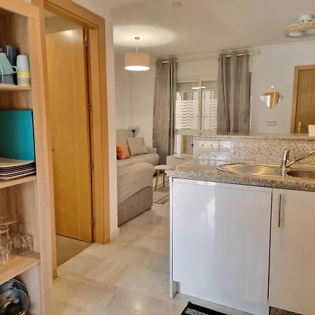 Centrally Located Penthouse With A Pool And Close To Everything A103 شقة *