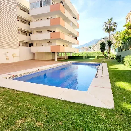 Centrally Located Penthouse With A Pool And Close To Everything A103 شقة *
